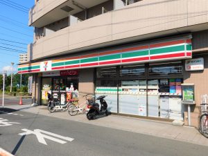 セブンイレブン船橋本町7丁目店：徒歩3分（180ｍ）